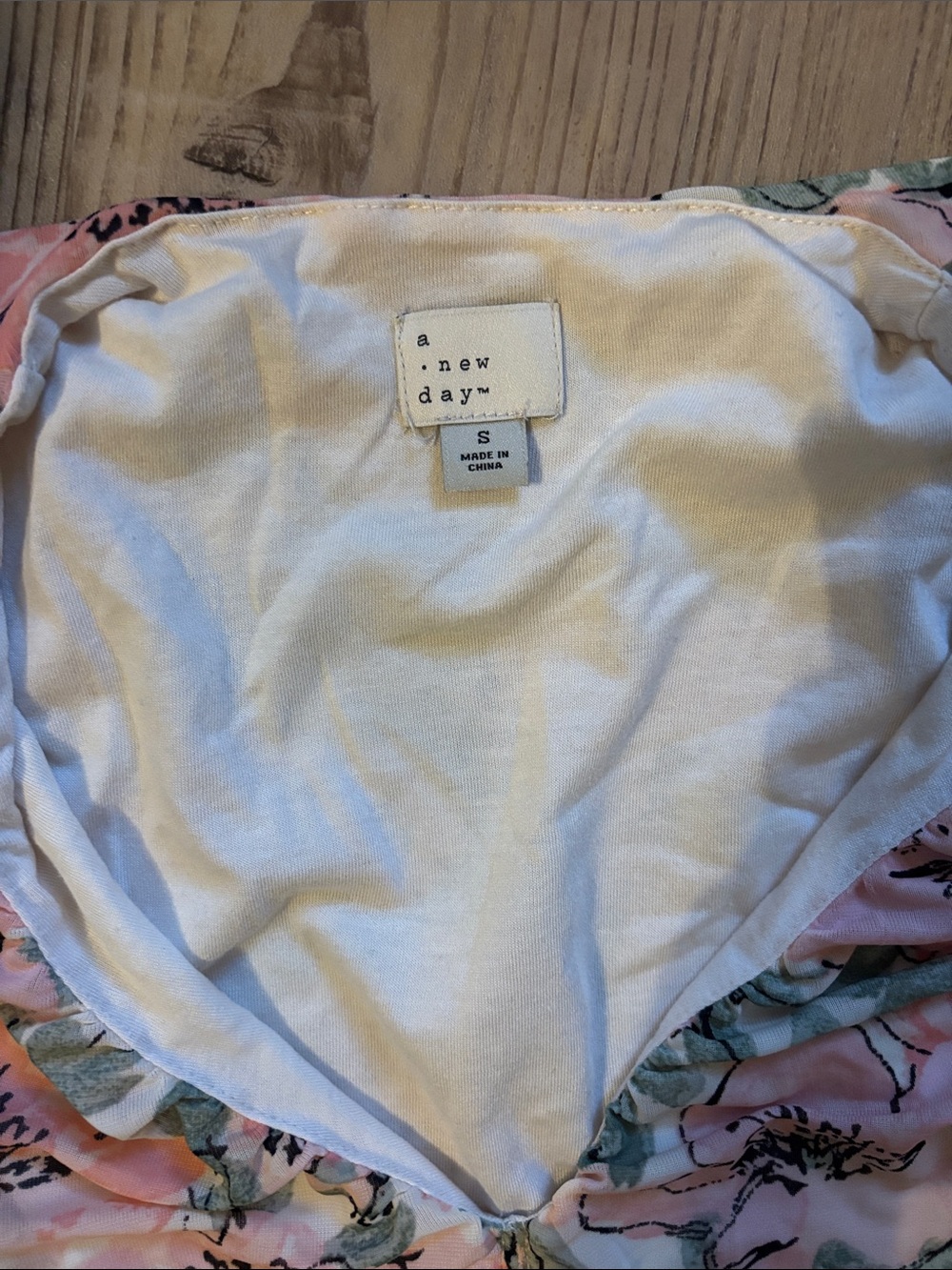 Floral Ruched Tank Top - Picture 2 of 3
